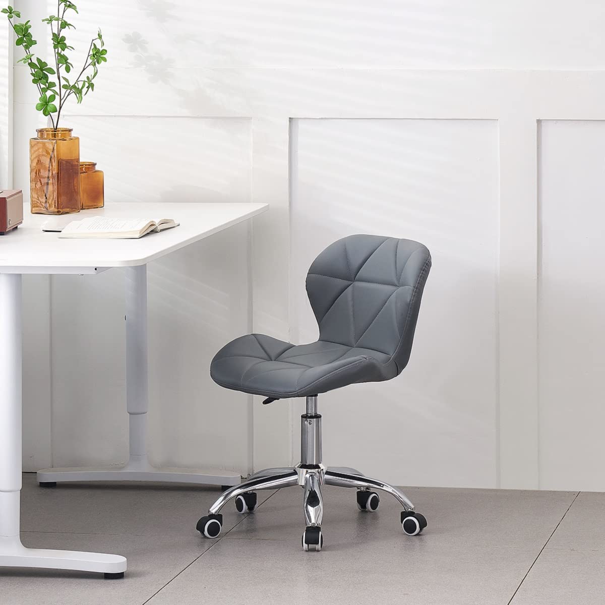 Jamiah Modern Desk Chairs Comfortable Study Chair Swivel Home Chair Height Adjustable PU Leather Desk Chair with Lift Chrome Legs for Home Bedrooms (White)