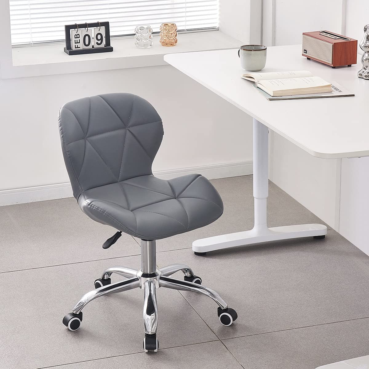 Jamiah Modern Desk Chairs Comfortable Study Chair Swivel Home Chair Height Adjustable PU Leather Desk Chair with Lift Chrome Legs for Home Bedrooms (White)